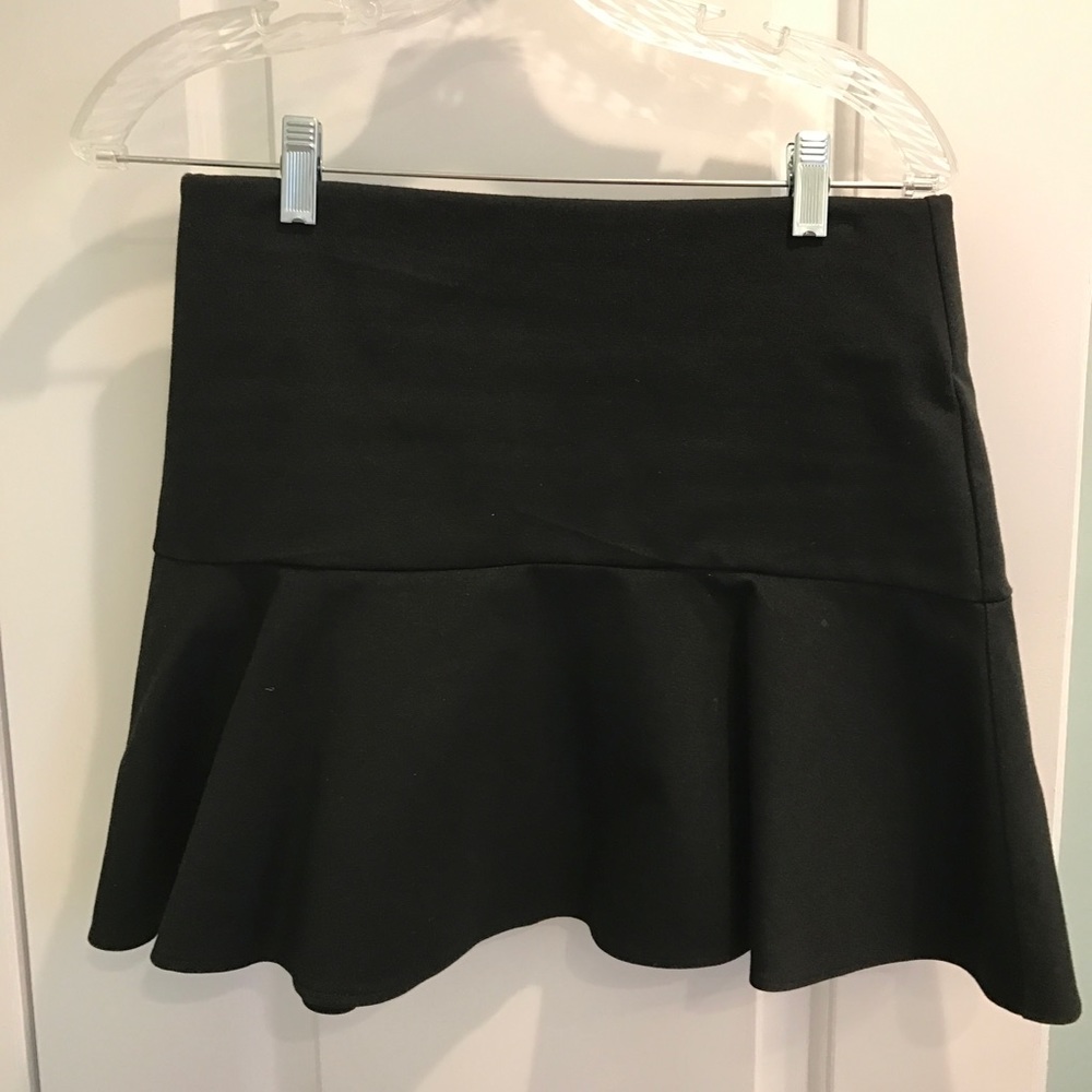 Black skater skirt